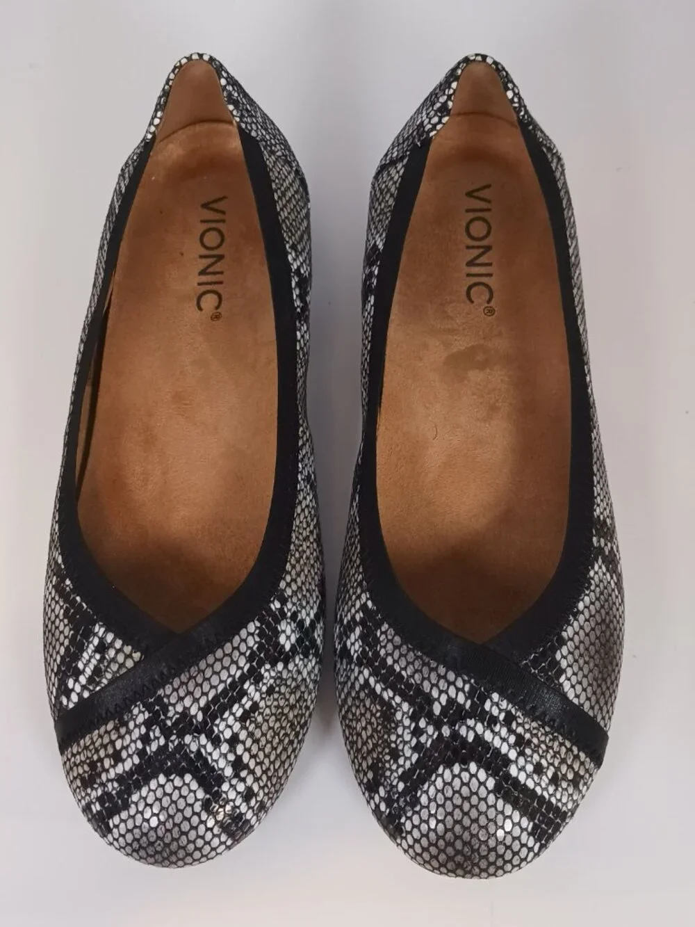 Vionic Carroll Women’s 7 Ballet Flats Black Snake Print Leather Balletcore
